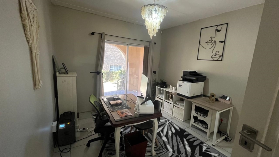 5 Bedroom Property for Sale in Wavecrest Eastern Cape